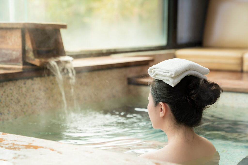 入浴する女性のイメージ