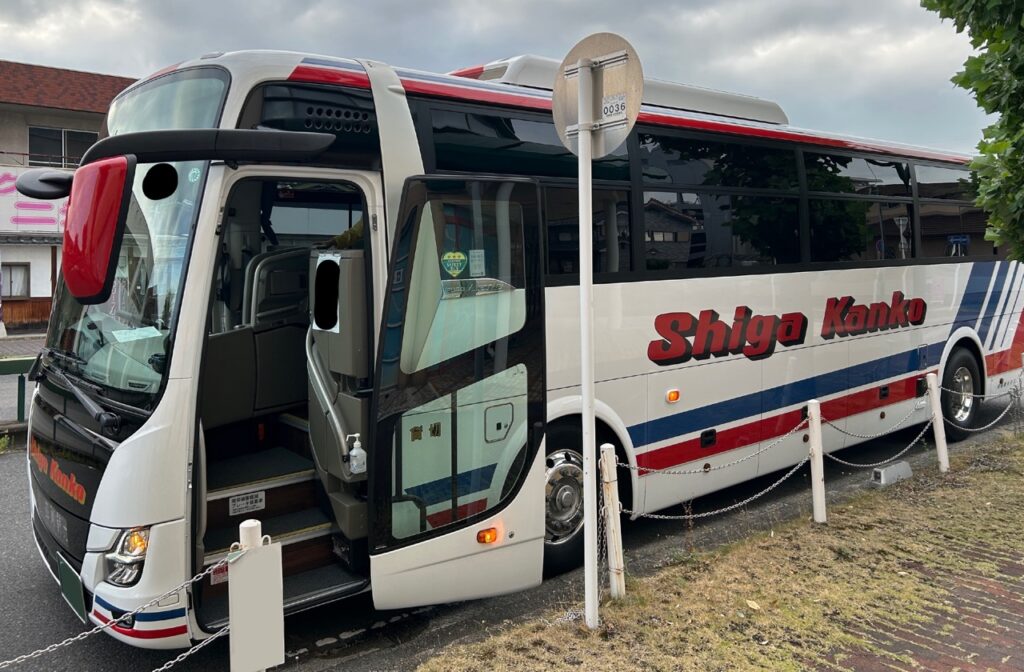 万博バスツアーで乗車したバス