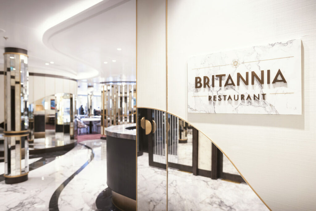 キュナードの「クイーン・アン」内にあるブリタニアレストラン