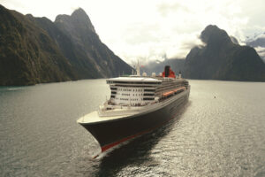 キュナードの「クイーン・メリー2」